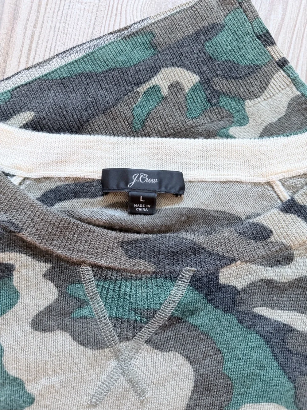 J.Crew Camo Lightweight Sweater Women’s Large Green Crewneck Long Sleeve size L